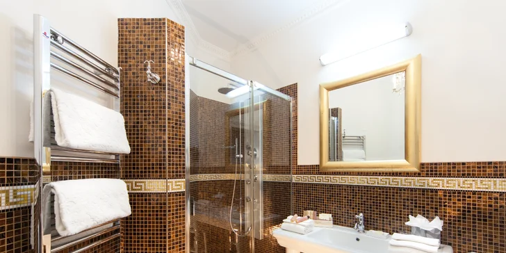 5* Grand Hotel Rimini: poloha hneď pri pláži, bazén, talianske raňajky a úžasná atmosféra