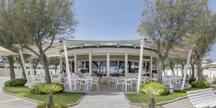 5* Grand Hotel Rimini: poloha hneď pri pláži, bazén, talianske raňajky a úžasná atmosféra