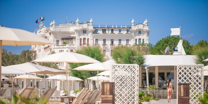 5* Grand Hotel Rimini: poloha hneď pri pláži, bazén, talianske raňajky a úžasná atmosféra