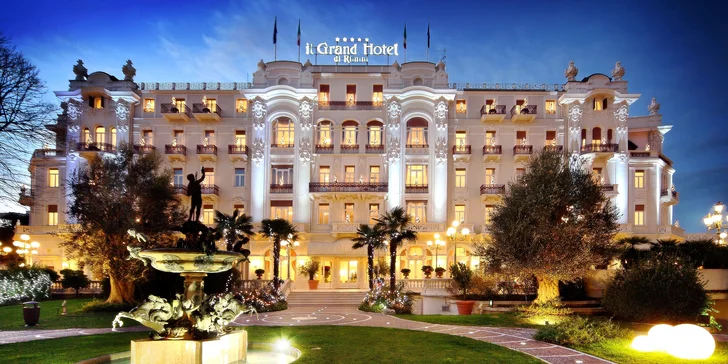 5* Grand Hotel Rimini: poloha hneď pri pláži, bazén, talianske raňajky a úžasná atmosféra