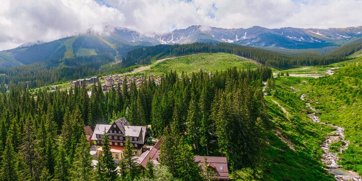 Horský hotel v Jasnej plný podmanivých výhľadov na brehu Vrbického plesa s wellness či bobovou dráhou a funzónou