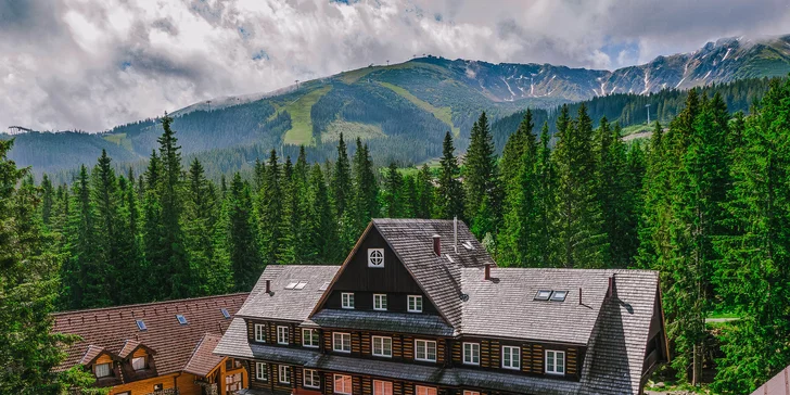 Horský hotel v Jasnej plný podmanivých výhľadov na brehu Vrbického plesa s wellness a stravou