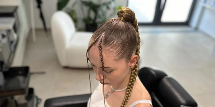 Copíky s kanekalónom: Braidy do copu, boxérske copy či ulizaný cop s kanekalónom