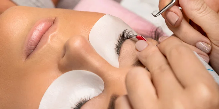 Lash lifting rias, 3D mihalnice alebo laminácia či úprava obočia