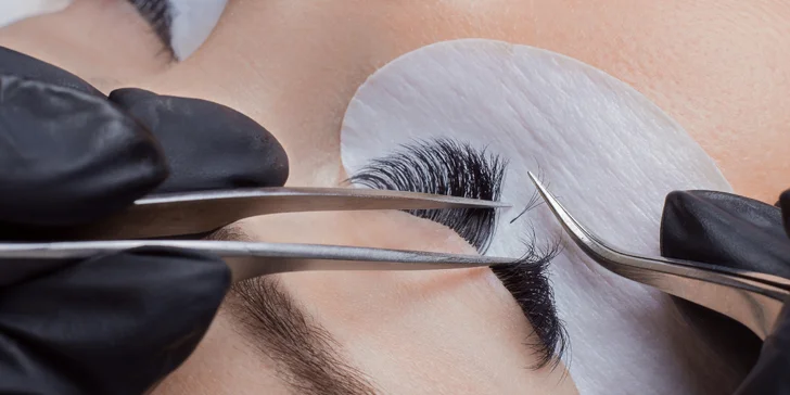 Lash lifting rias, 3D mihalnice alebo laminácia či úprava obočia