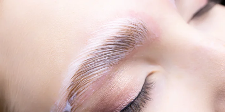 Lash lifting rias, 3D mihalnice alebo laminácia či úprava obočia