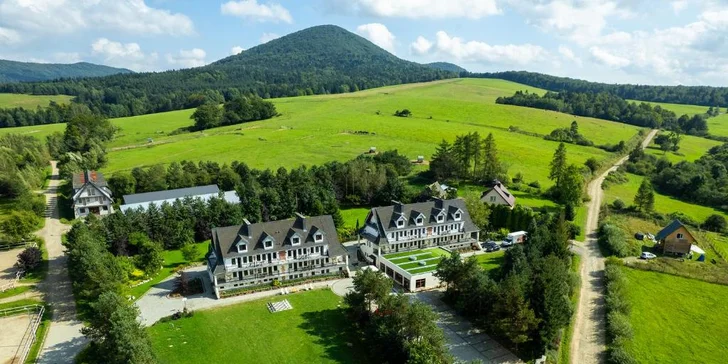 Horský hotel v Nízkych Beskydách: vstup do soľnej jaskyne, v ponuke polpenzia aj jazda na koni