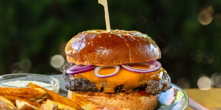 Kuracia quesadilla alebo burger menu podľa vlastného výberu