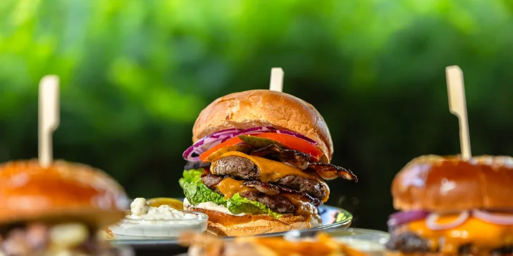 Kuracia quesadilla alebo burger menu podľa vlastného výberu