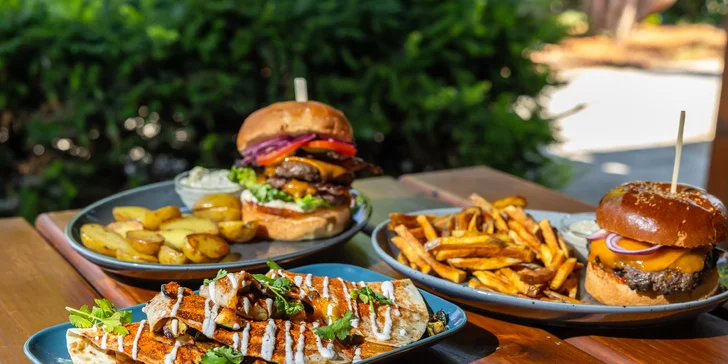 Kuracia quesadilla alebo burger menu podľa vlastného výberu