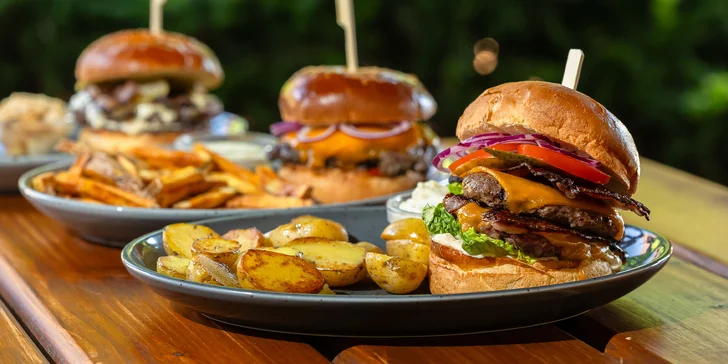Kuracia quesadilla alebo burger menu podľa vlastného výberu