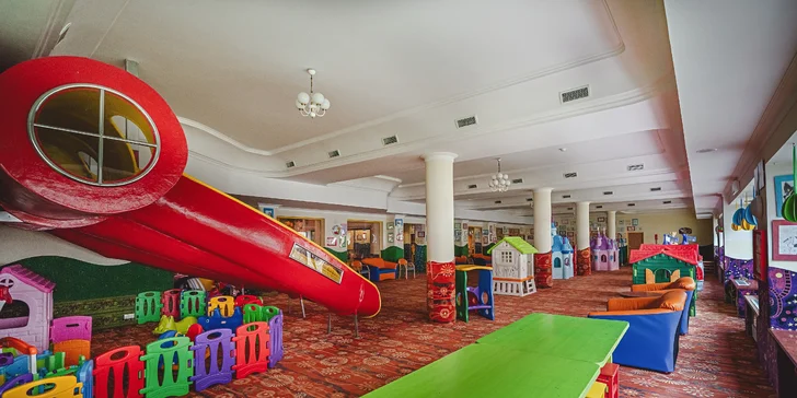 Rodinný pobyt pri Mazurských jazerách: hotel s aquaparkom aj plnou penziou