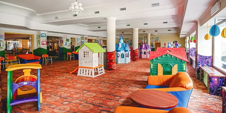 Rodinný pobyt pri Mazurských jazerách: hotel s aquaparkom aj plnou penziou