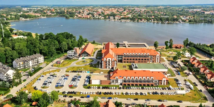 Luxusný 5* rezort pri Mazurských jazerách: obrí aquapark so saunami, polpenzia aj spa procedúry