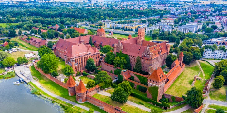 Luxusný 5* rezort pri Mazurských jazerách: obrí aquapark so saunami, polpenzia aj spa procedúry