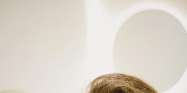 Mezoterapia pomocou dermapenu s jemným chemickým peelingom