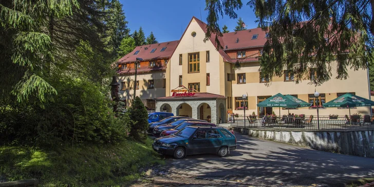 Beskydy plné zážitkov: neobmedzený vstup do wellness, vínny alebo pivný kúpeľ aj skvelé jedlo