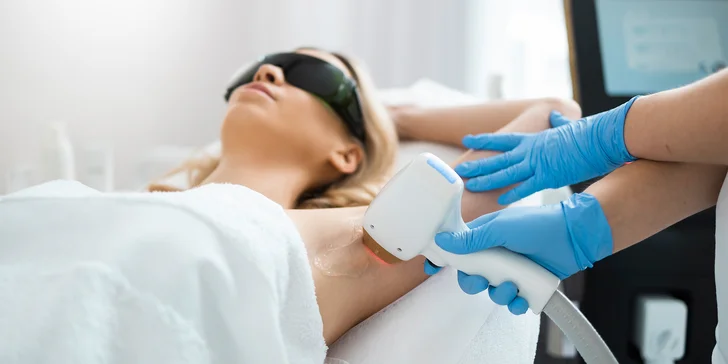 Zbavte sa chĺpkov: Laserová epilácia pre dámy aj pánov