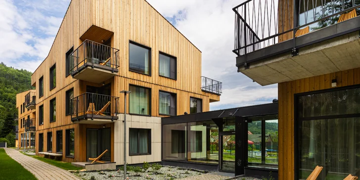 Apartmány priamo pri vrchu Szczyrk: neobmedzený vstup do wellness, víno aj raňajky