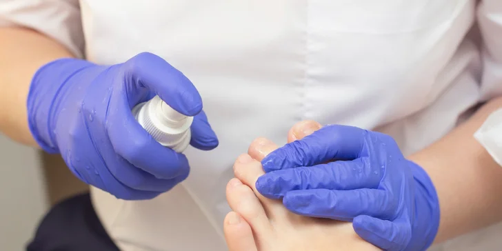 Zdravé a krásne chodidlá: Medicinálna pedikúra aj s gél lakom