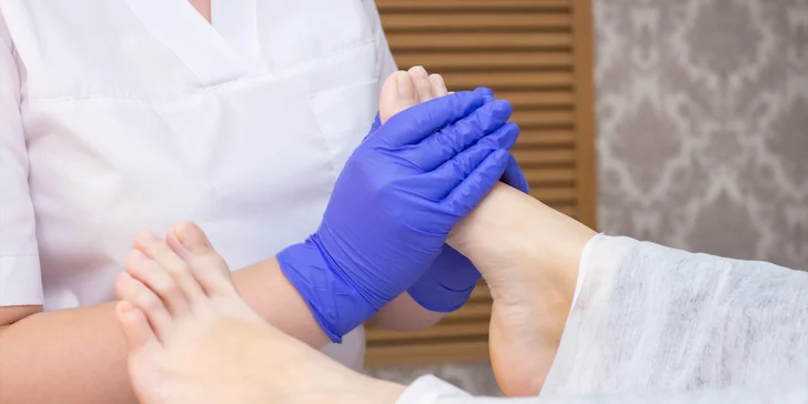 Zdravé a krásne chodidlá: Medicinálna pedikúra aj s gél lakom
