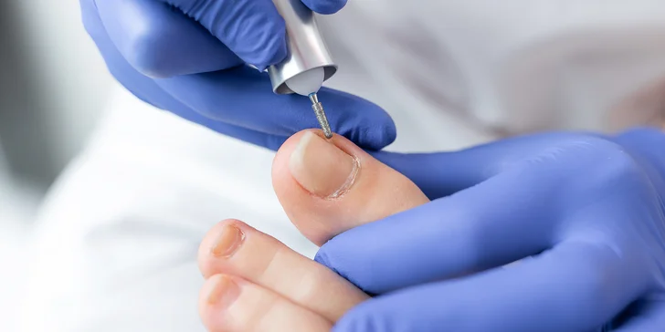 Zdravé a krásne chodidlá: Medicinálna pedikúra aj s gél lakom