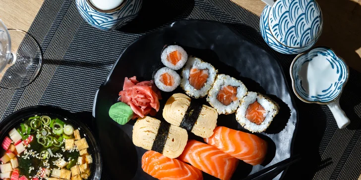 Rozmanité sushi sety s miso polievkou pre jedného i dvoch