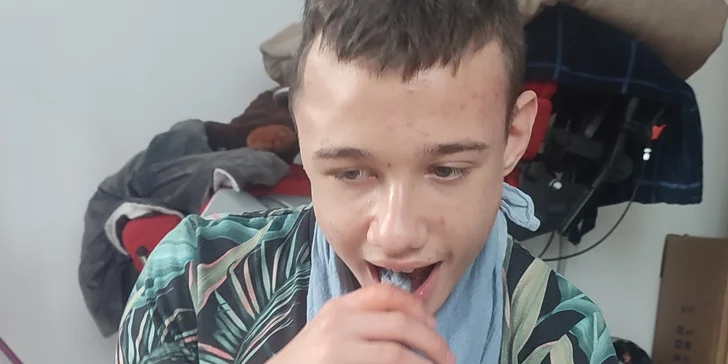 Pomôžte Alexovi bojovať s následkami ťažkého úrazu!