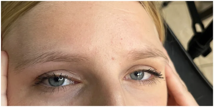 Minitetovanie, microblading, akvarelové pery či púdrové obočie s korekciou v cene v Em Artist Studio