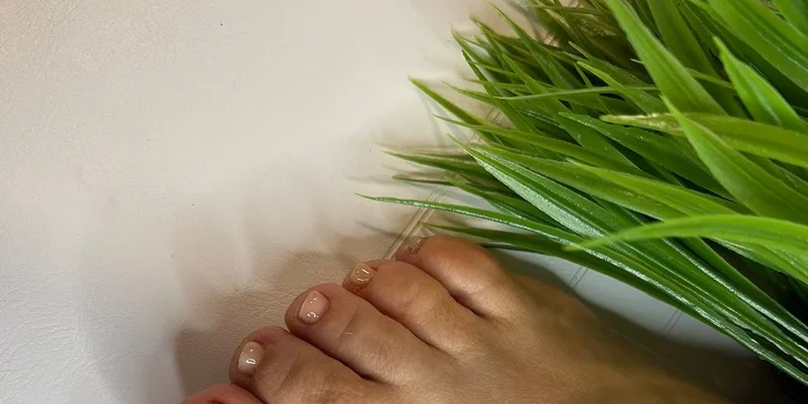 Relax Mon: Manikúra, pedikúra aj gél lak pre krásu vašich rúk aj nôh
