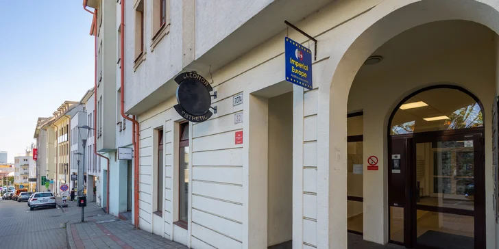 Hydratácia, kontúrovanie alebo zväčšenie pier pomocou kyseliny hyalurónovej