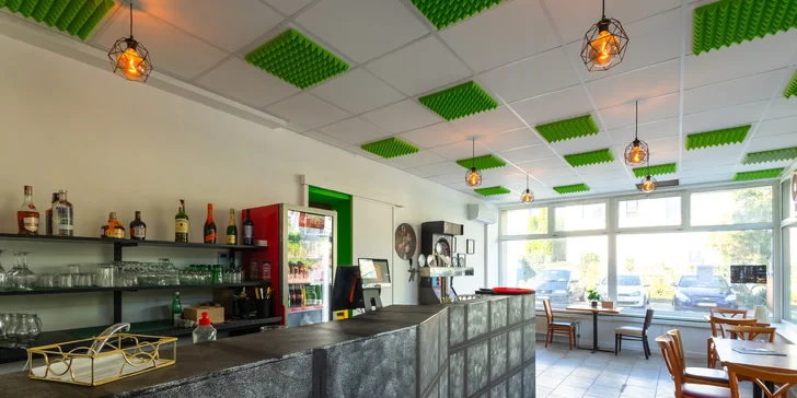 Kurací, bravčový alebo vegetariánsky BOWL s nachos a pečeným ananásom
