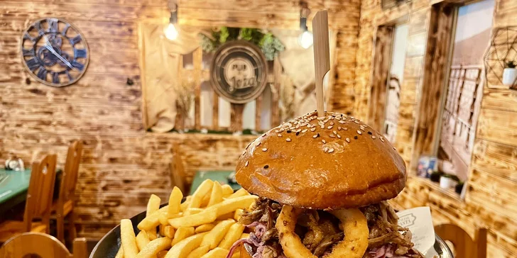 Originálne kačacie hody: Pečené kačacie stehno s prílohami a vínom, kačací burger alebo plnené lokše