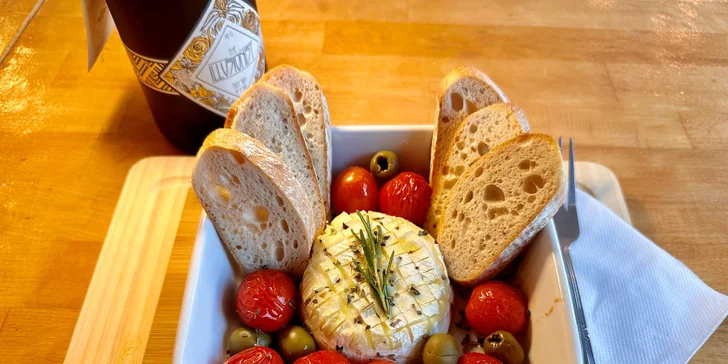 Chutné raňajkové menu s kávou: Croissant, bagel, párky, ovsená kaša či vajíčka na viac spôsobov