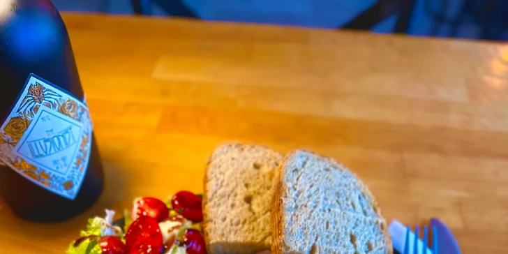 Chutné raňajkové menu s kávou: Croissant, bagel, párky, ovsená kaša či vajíčka na viac spôsobov