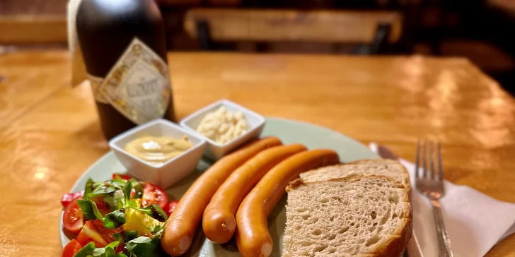 Chutné raňajkové menu s kávou: Croissant, bagel, párky, ovsená kaša či vajíčka na viac spôsobov