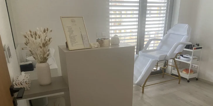 Gélové nechty alebo parafínový zábal na ruky