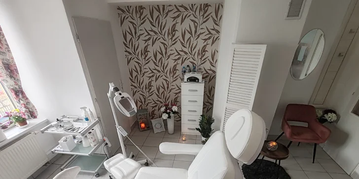 Rôzne typy pedikúry pre vaše nôžky: Mokrá, suchá, kombinovaná alebo wellness pre nohy