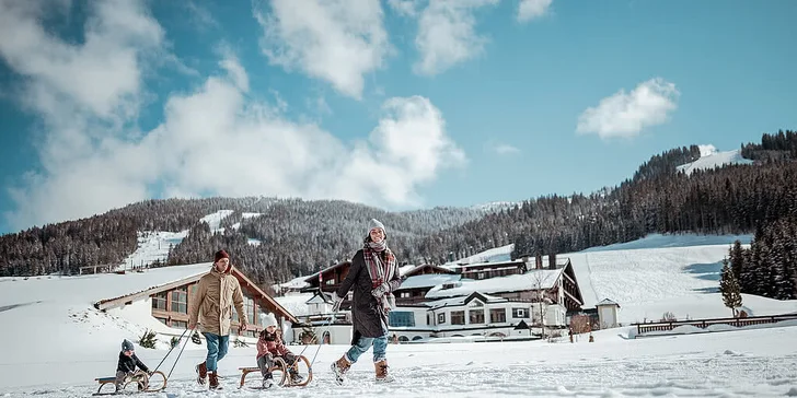 Krásny hotel v Rakúsku hneď pri zjazdovke: polpenzia plus, parádny wellness, herne pre deti