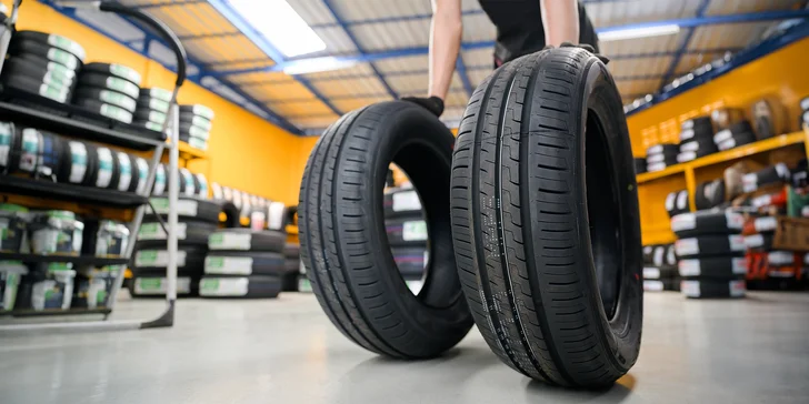 Prezutie letných pneumatík za zimné s vyvážením a kontrolou bŕzd