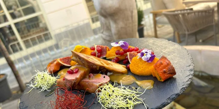 Dvojchodové kačacie menu: Konfitované kačacie stehno alebo kačacie prsia sous-vide s polievkou pre 2 osoby