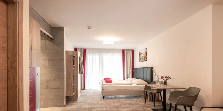 Údolie Gastein: hotel len 500 m od skiareálu Dorfgastein, raňajky, wellness aj karta výhod