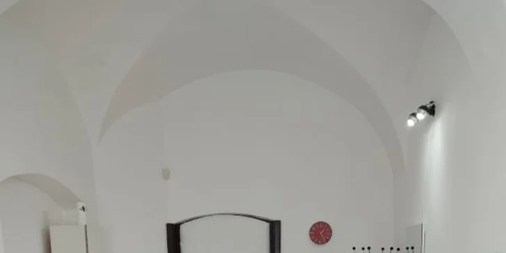 Pedikúra s pogélovaním nechtov, aj balíček starostlivosti s manikúrou