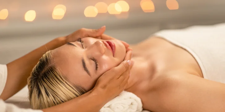 Relaxačná masáž kombinujúca tradičné ázijské masážne techniky