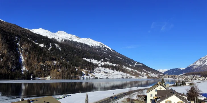 Zima v talianskych Alpách: raňajky alebo polpenzia, skiareál 2 minúty od hotela, skibus aj jazero