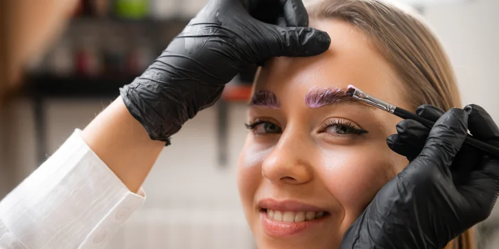 Všetko pre krásne obočie: Microblading, Powder Brows alebo laminácia