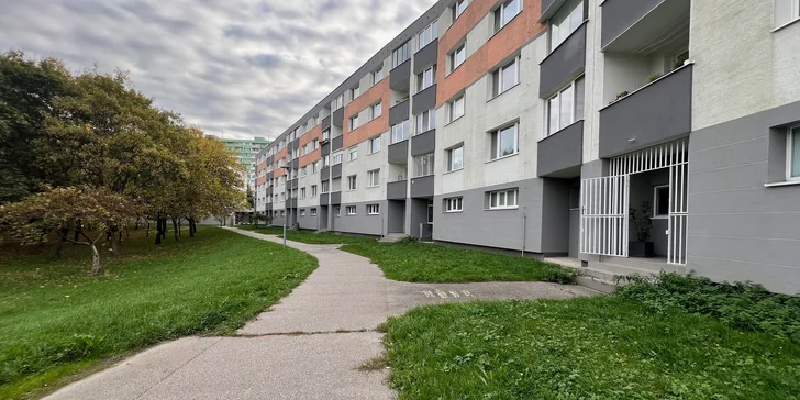 Relaxačná masáž kombinujúca tradičné ázijské masážne techniky
