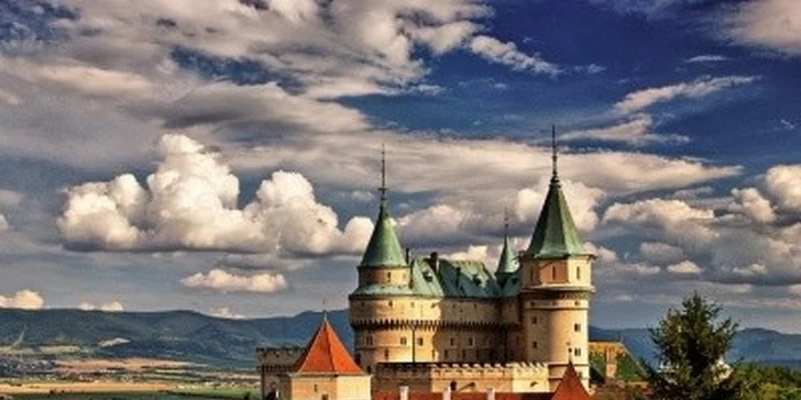 Rozprávkové Bojnice so vstupom do Bojnického zámku. Hotel Športcentrum*** Bojnice