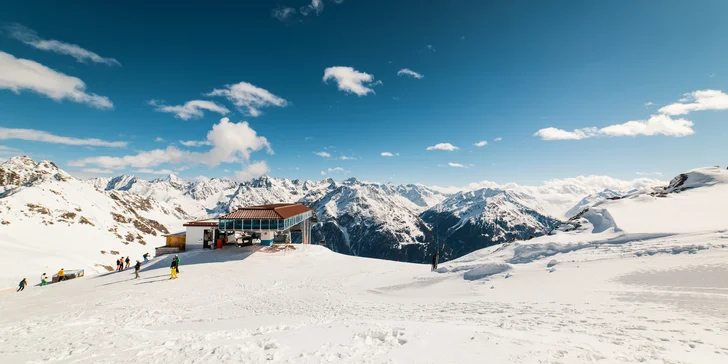 Zima v Ötztalských Alpách: polpenzia, skiareál Vent len ​​500 m od hotela aj skibus do Söldenu