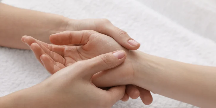 Lash lifting, laminácia obočia, exkluzívne ošetrenie pleti s masážou tváre alebo darčekové poukážky